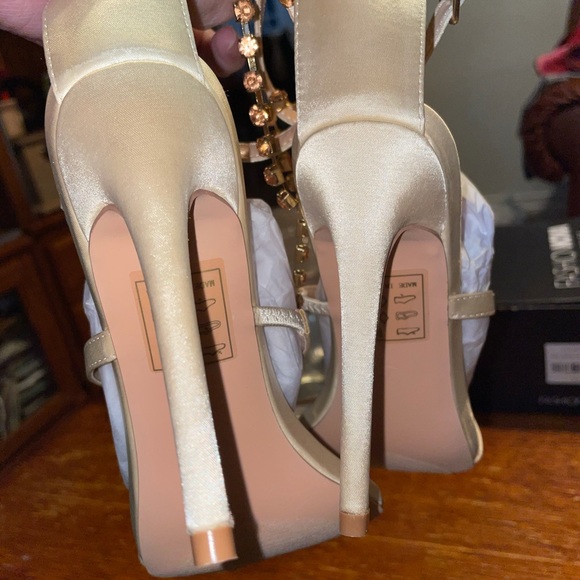 Satin Secret Heels - Picture 9 of 10